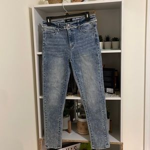 Women’s Size 29 Vervet Jeans (Willing to lower price)